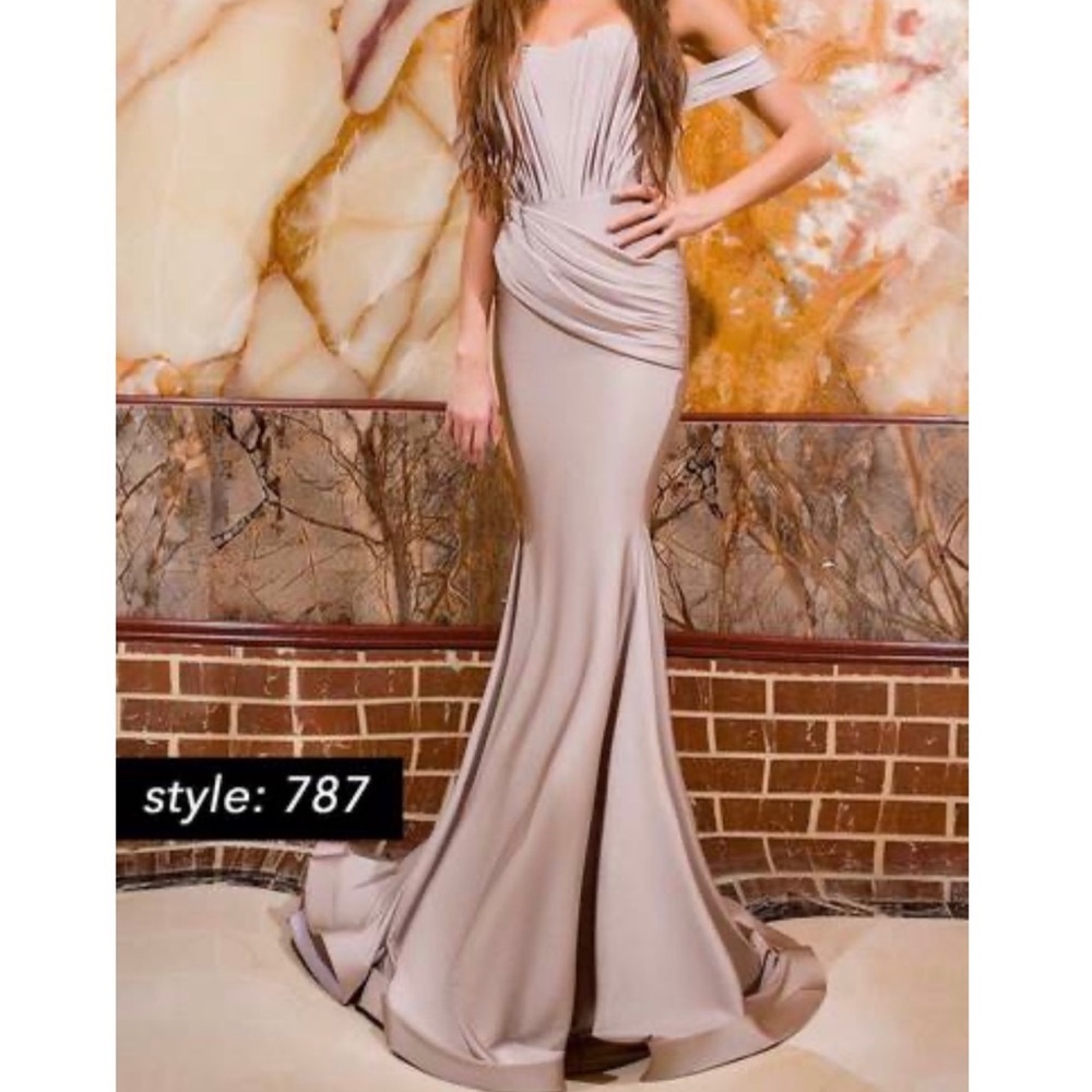 Jessica Angel Bodycon gown size small style 787